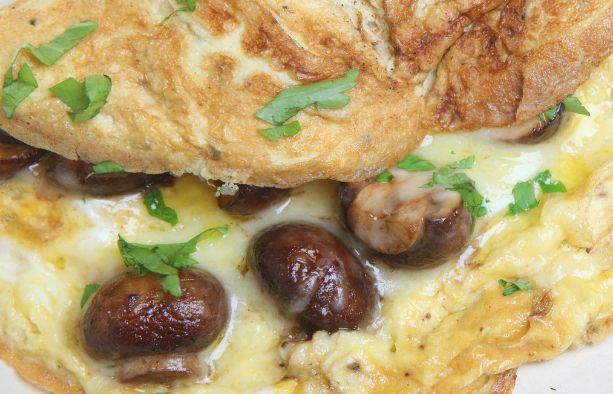 Omelette di formaggio e funghi