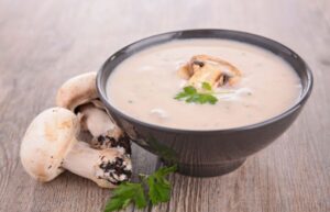 Zuppa keto di Funghi: una ricetta saporita e confortante 130 zuppa di funghi keto