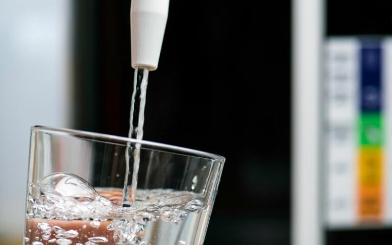 acqua alcalina benefici